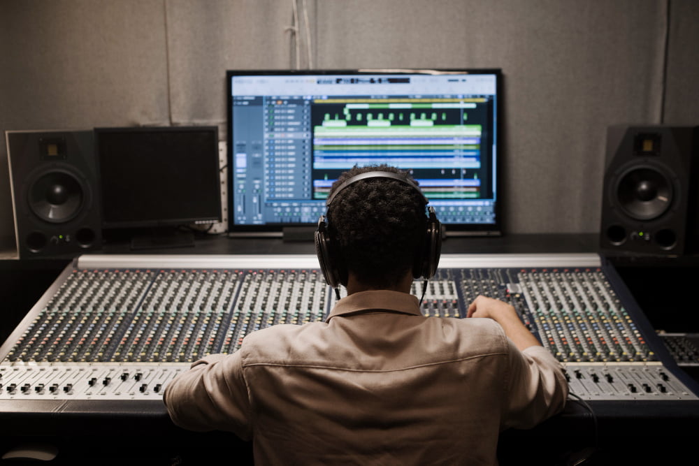 Quais as produtoras musicais mais famosas do mundo? 4 Quais as produtoras musicais mais famosas do mundo?