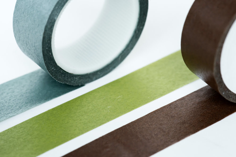 Como colar espelho na parede com fita dupla face 2 closeup ribbon roll isolated white background